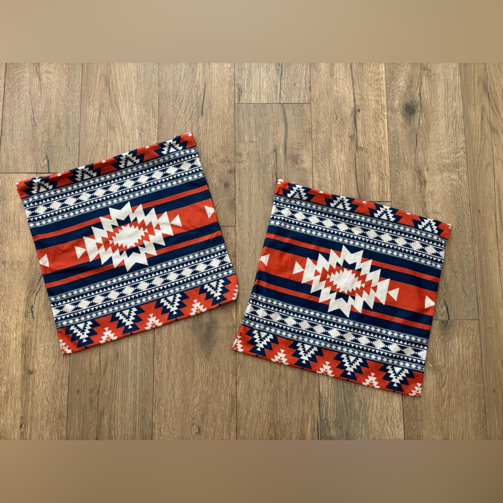 Set of 2 Aztec Cabin-core micro fiber zippered pillow covers 18 inches square - Picture 3 of 8